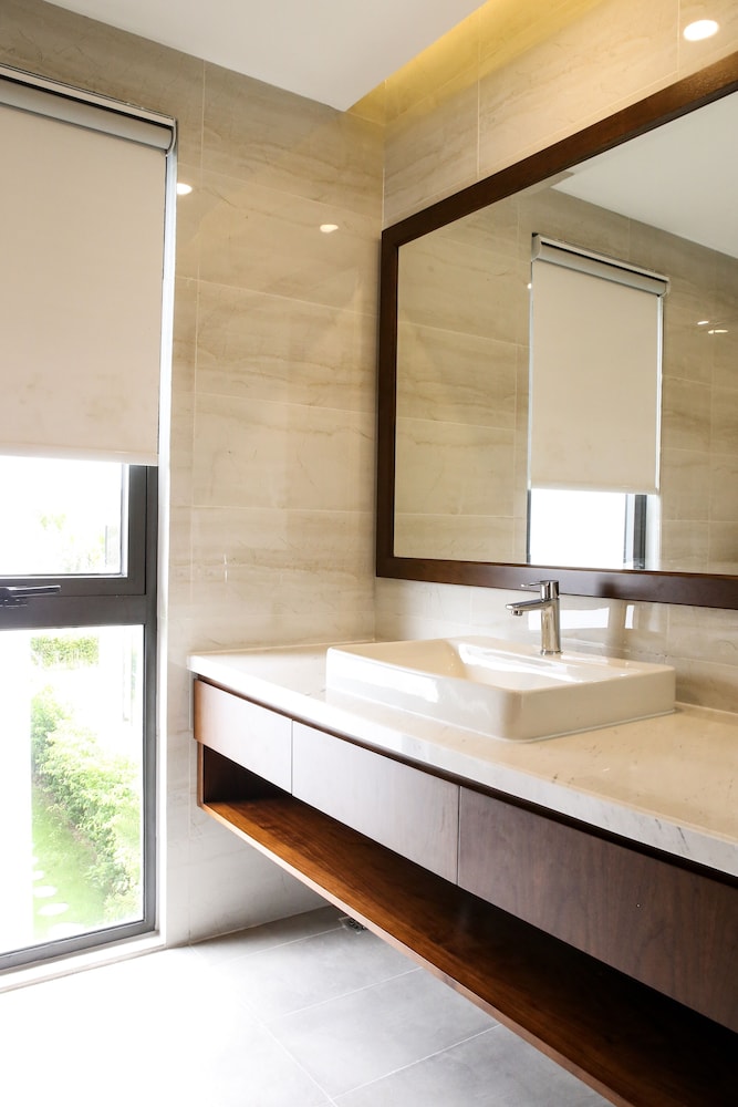 Premier Villa, 3 Bedrooms - Photo 17