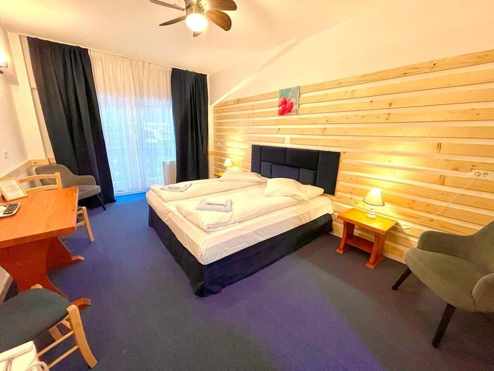 Comfort Triple Room photo 3