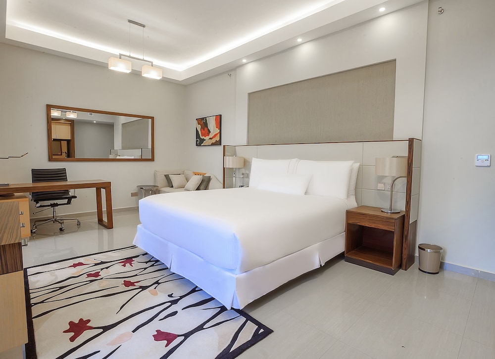 Superior Studio, 1 King Bed, Pool View - Photo 15