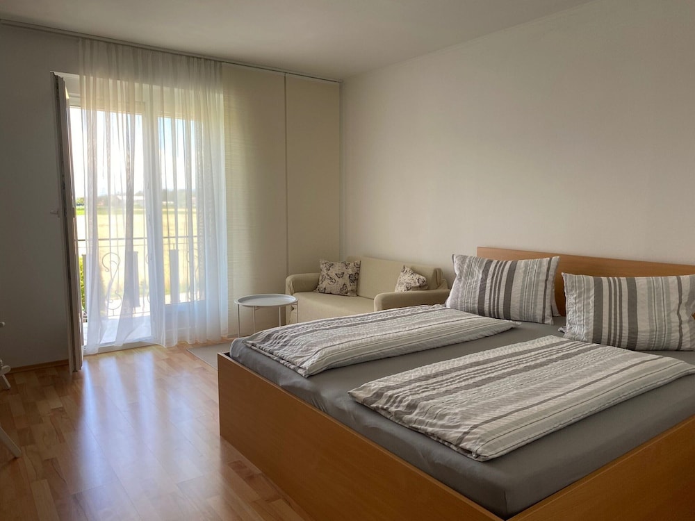 Apartment photo 2
