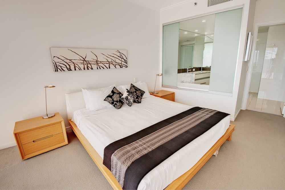 Apartment, 2 Bedrooms, Beach View - Photo 2