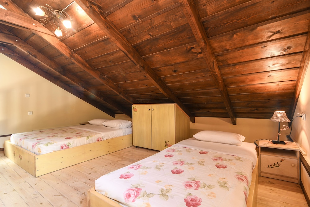 Traditional Villa (Fos)