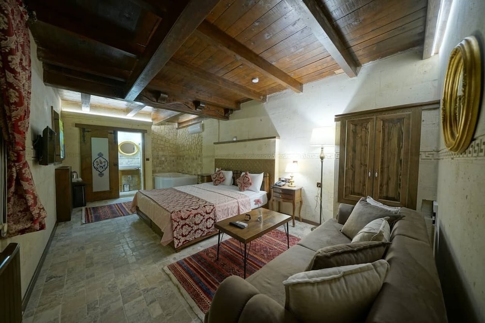Honeymoon Triple Room photo 1