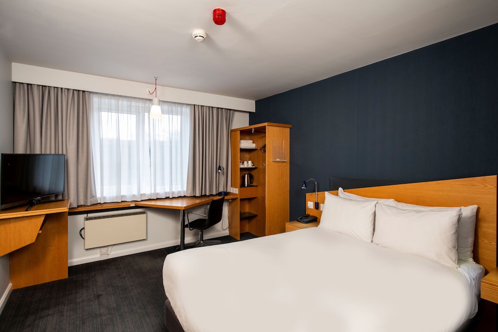 Room, 1 Double Bed, Accessible (Free Hot Breakfast) - Photo 1