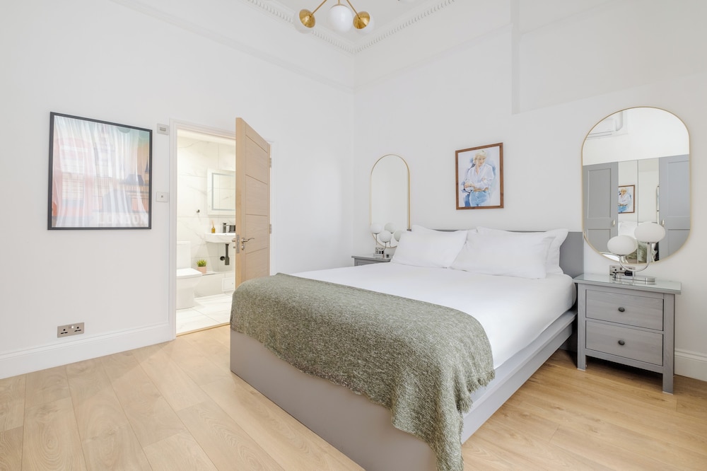 Superior Apartment, 2 Bedrooms, Air conditioning photo 3