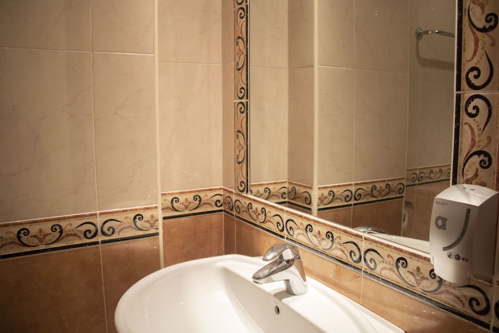 Triple Room - Photo 10