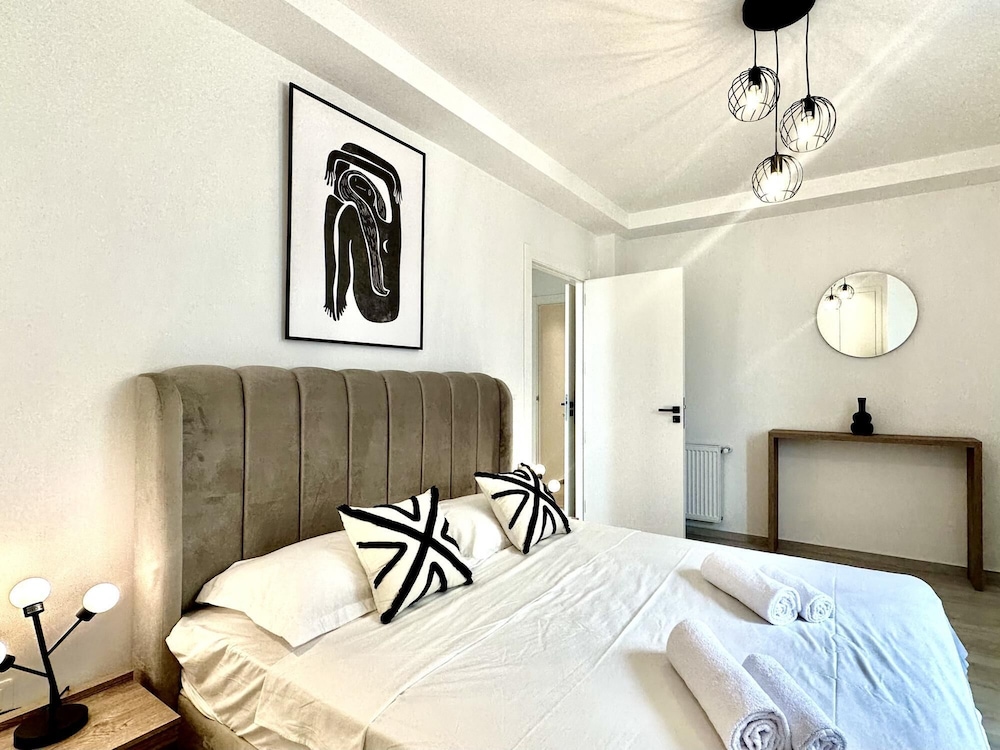 Apartment photo 2