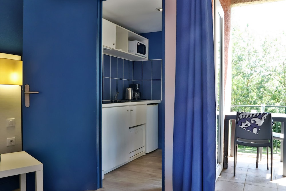 Standard Studio - Photo 12