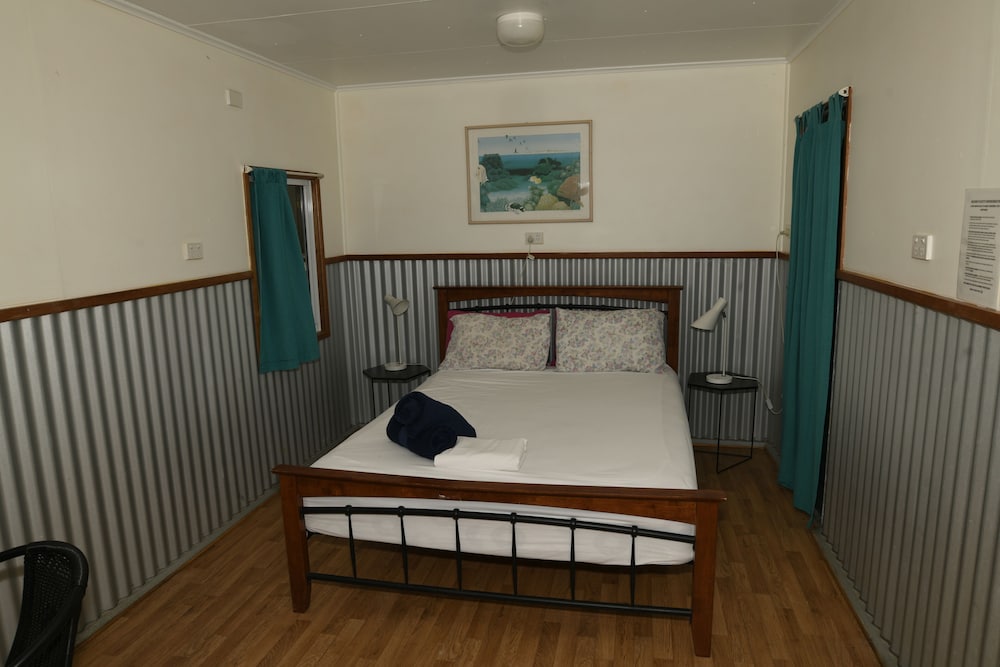 Room, 1 Queen Bed photo 2