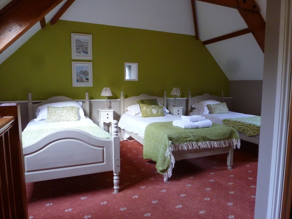 Suite, Ensuite (Room 11 -  Swallow) photo 3