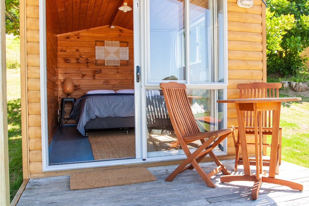 Log Cabin, Shared Bathroom photo 2