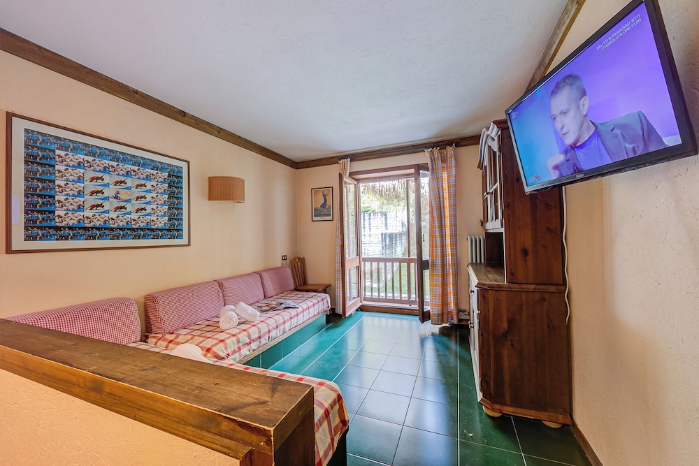Family Studio, Mountainside (Grange Hike & Ski - 32D Sestriere)
