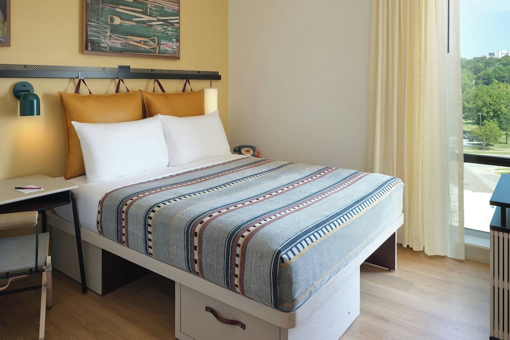 Room, 1 Queen Bed, City View photo 2