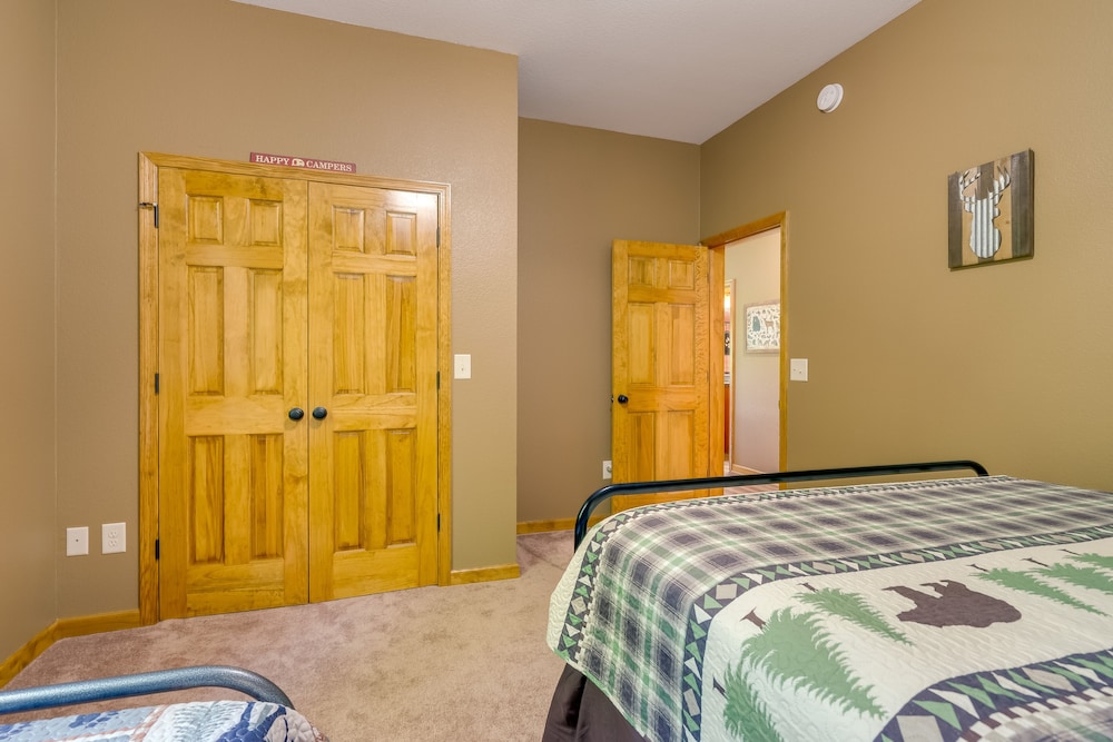 House (4 Bedrooms) photo 2