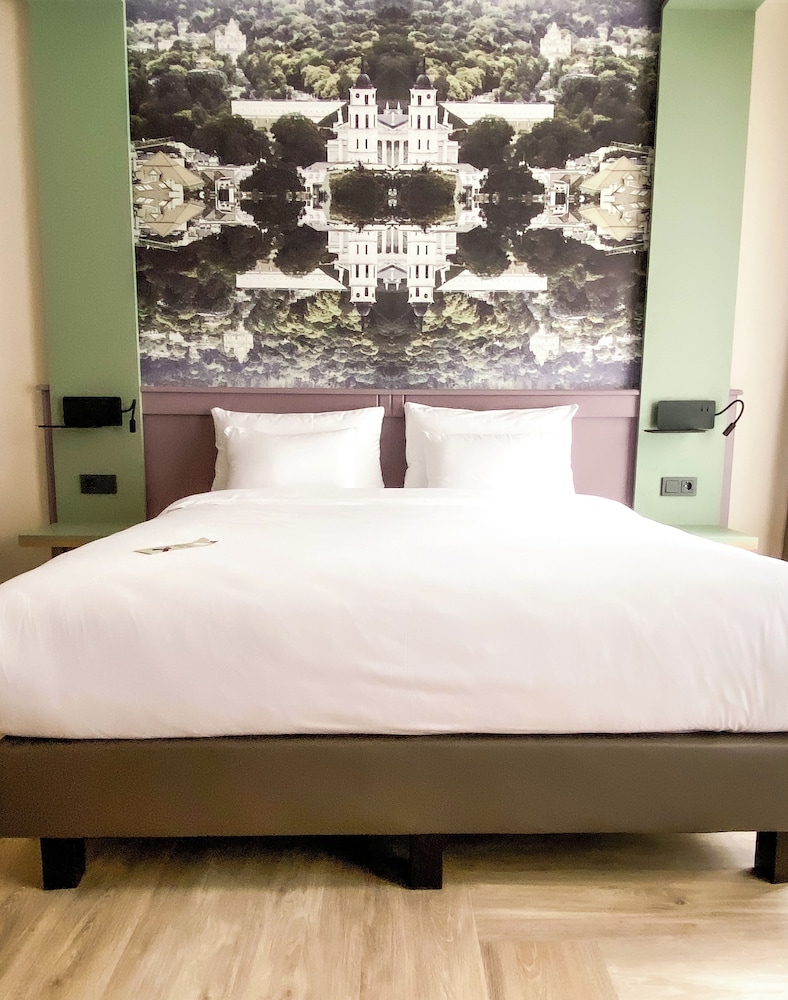 Standard Double or Twin Room - Photo 3
