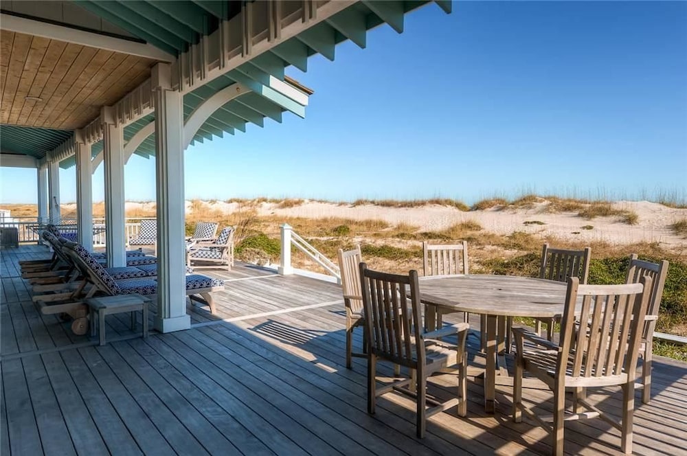 Family House, 5 Bedrooms, Ocean View, Sea Facing photo 3