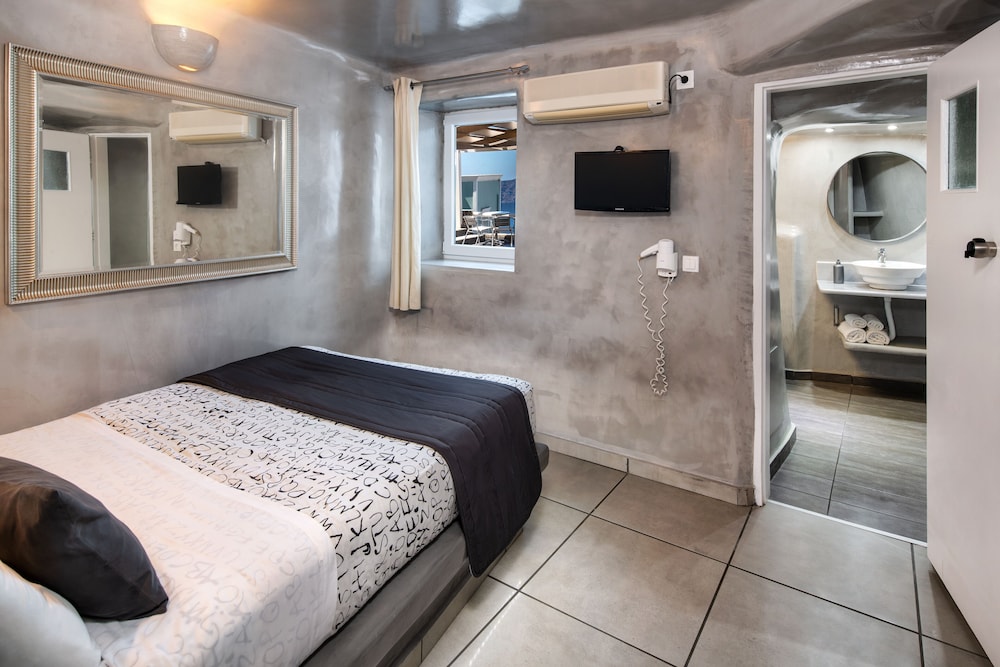 Superior Double Room with Caldera view