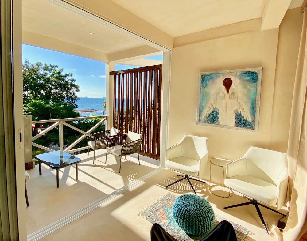 Signature Room, Multiple Beds, 2 Bathrooms, Ocean View