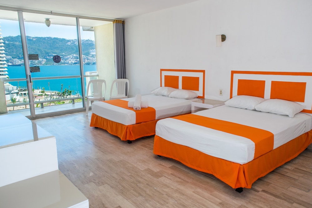 Standard Double Room, 2 Double Beds, Partial Ocean View photo 3