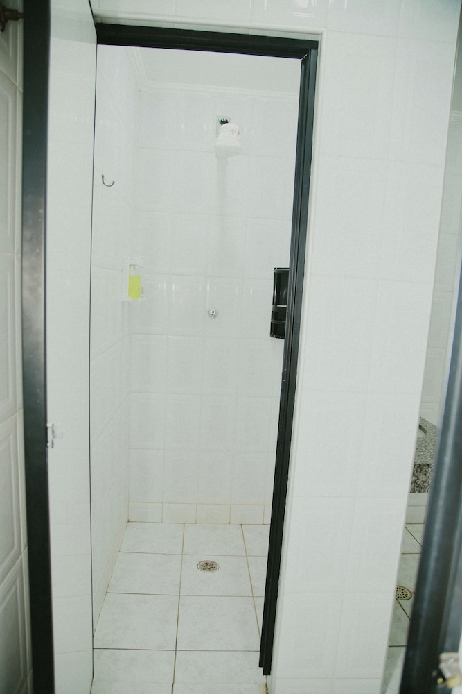 Economy Room - Photo 5