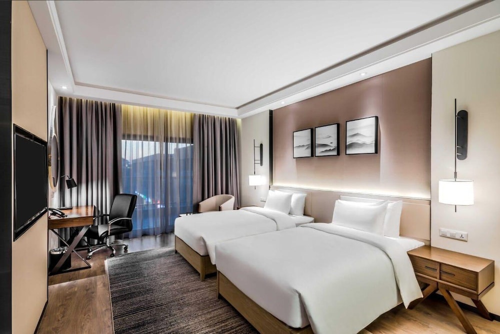 Standard King Room photo 3