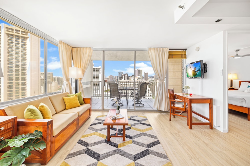 Pacific Monarch - 1 BR - Ocean & City Views: Romantic Suite, 1 Bedroom, Balcony, Ocean View (0103) photo