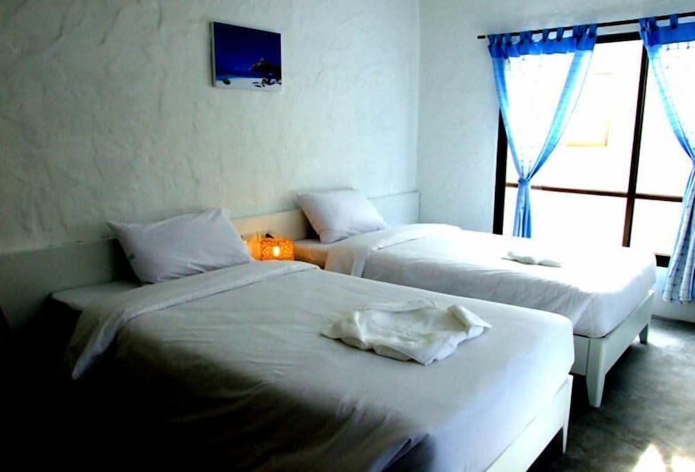 Standard Twin Room photo 2