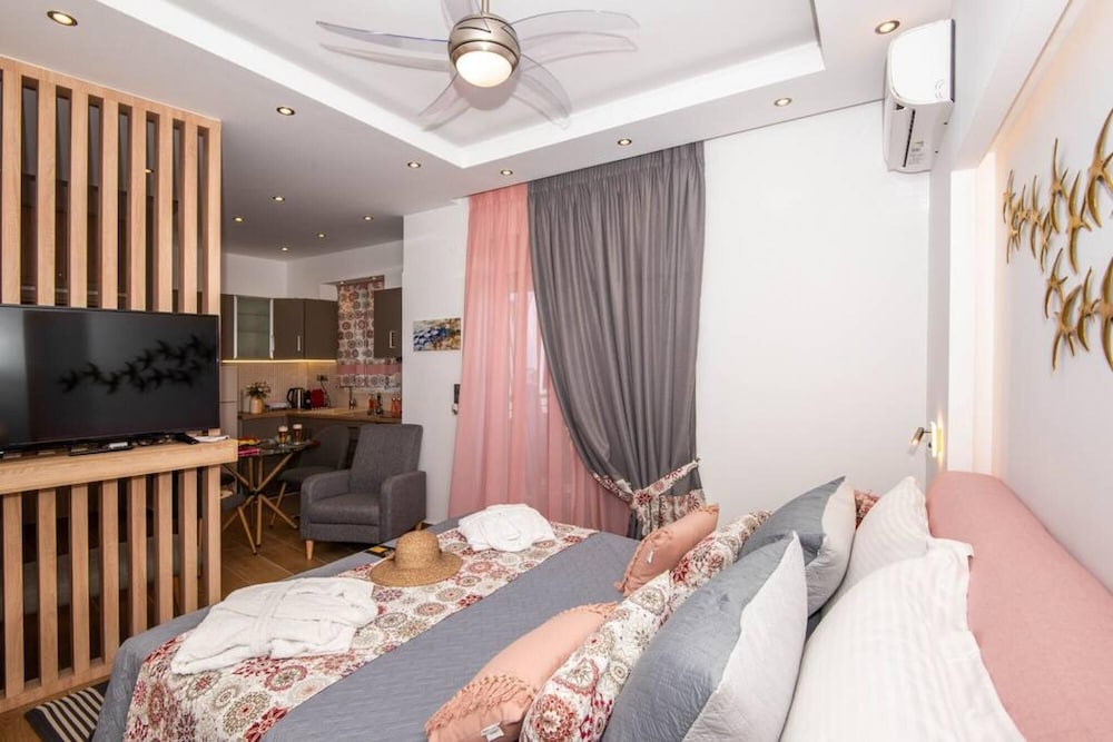 Apartment, Smoking