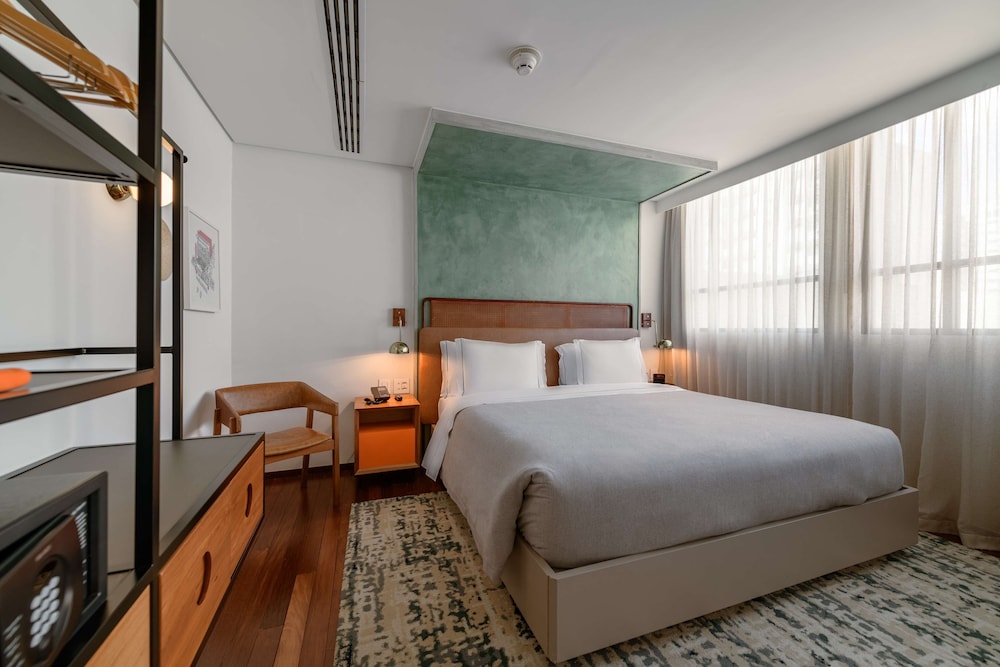 Executive Suite - Photo 7