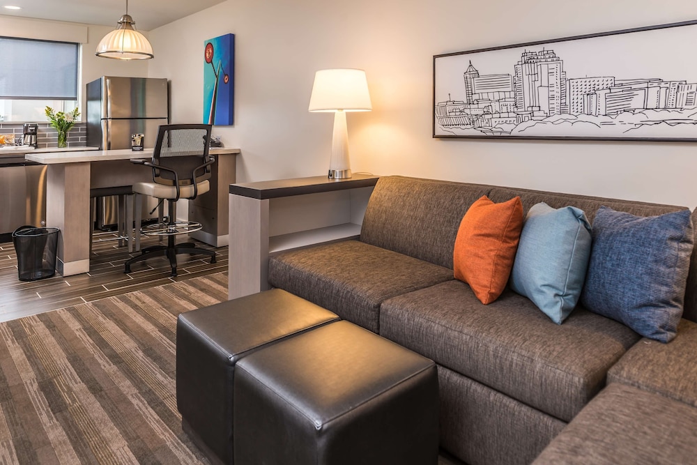 Suite, 1 Bedroom (Specialty Larger Suite)
