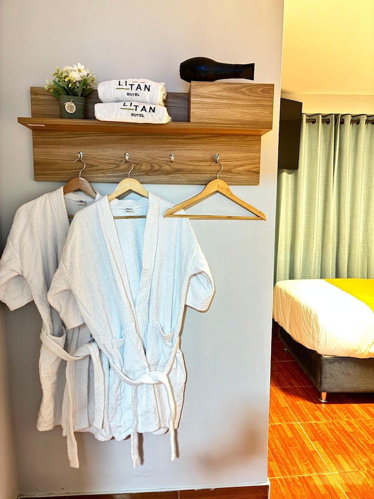 Deluxe Twin Room photo 2