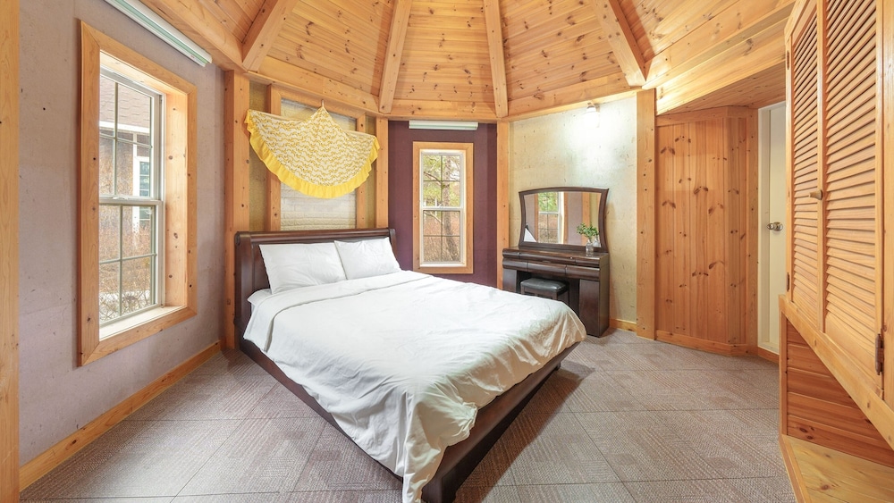 Basic Room, 1 Bedroom (Deluxe 1 (Pet, BBQ, Terrace, Spa)) - Photo 1