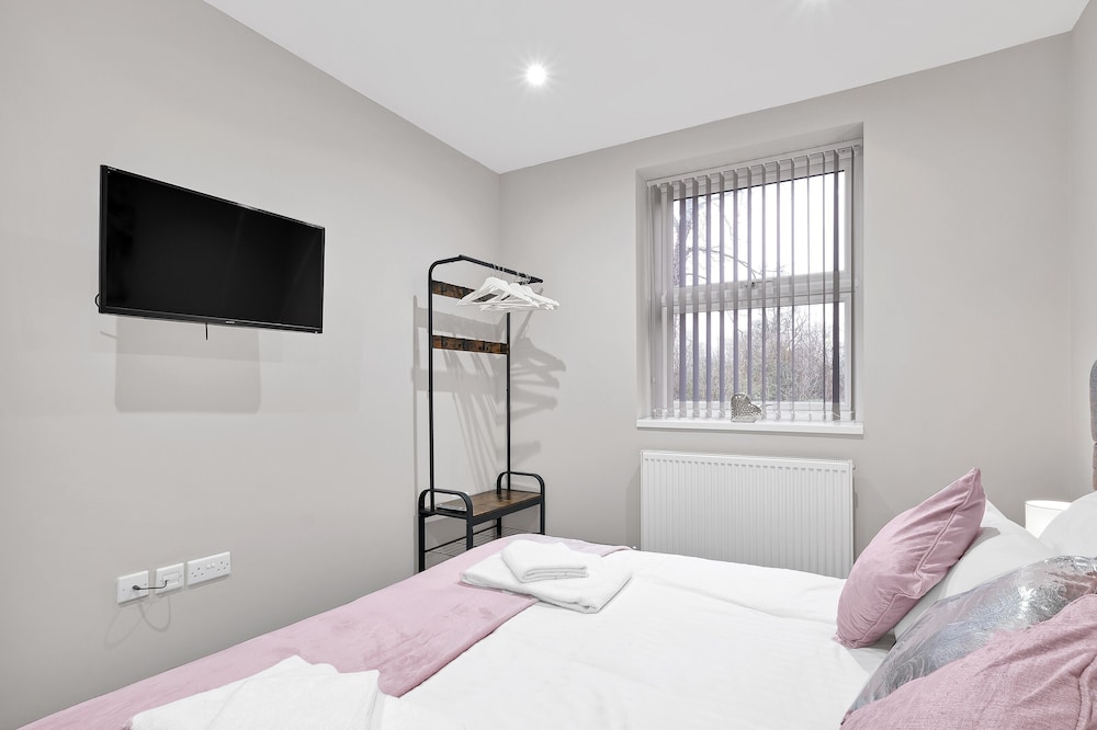 Classic Apartment, 2 Bedrooms photo 2