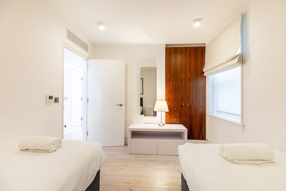 Deluxe Apartment, Private Bathroom (Two Bed  Room) photo 2