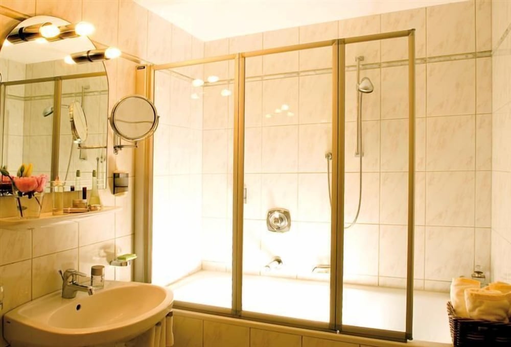 Standard Double Room - Photo 6