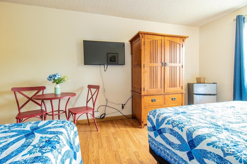 Deluxe Room, 2 Queen Beds, Mountain View photo 2