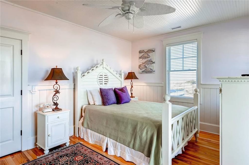 Family House, 6 Bedrooms, Ocean View, Sea Facing photo 1