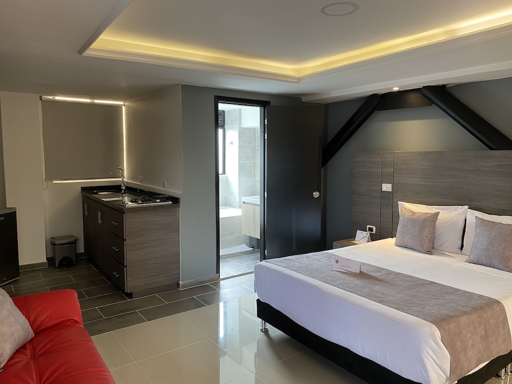Luxury Room, 1 Queen Bed, Mountain View