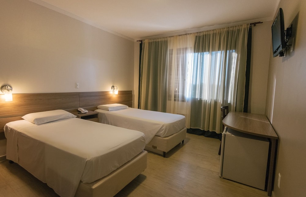 Luxury Double or Twin Room, Pool View - Photo 2
