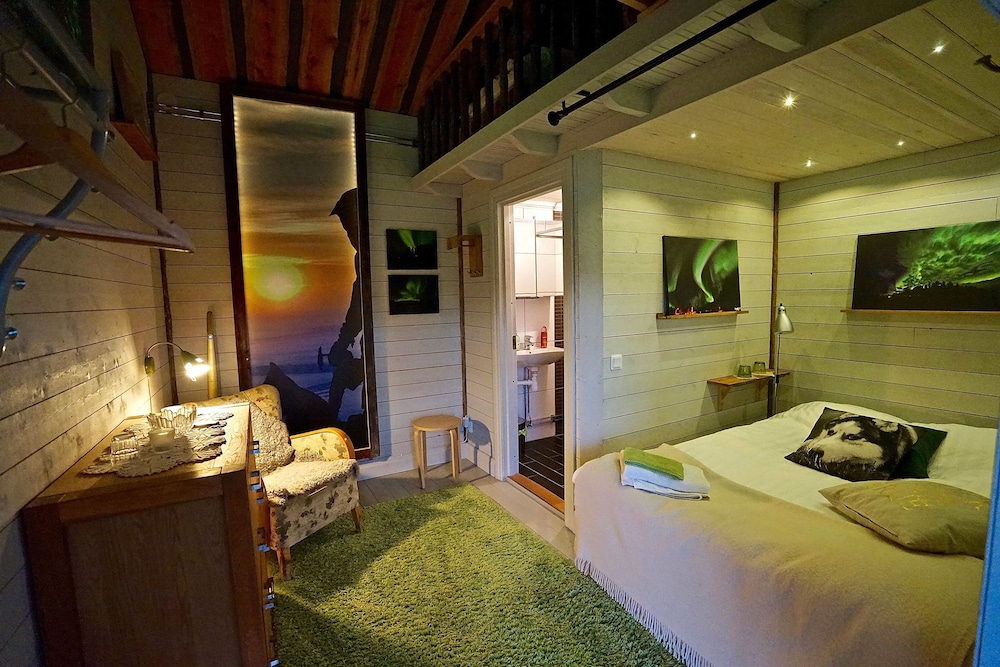 Room, Ensuite photo 3