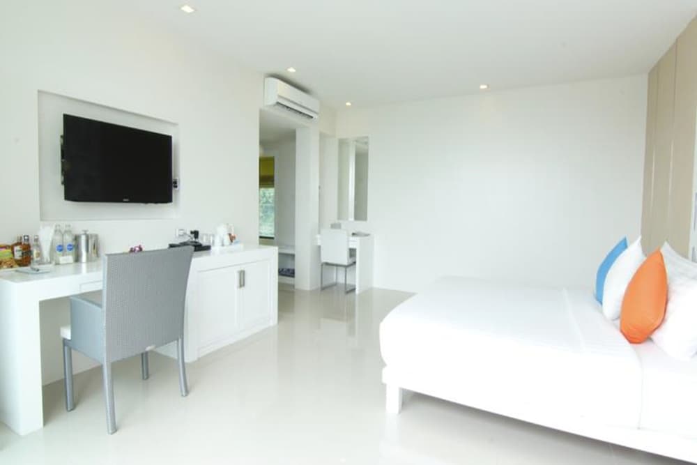 Standard Double Room, 1 King Bed - Photo 5
