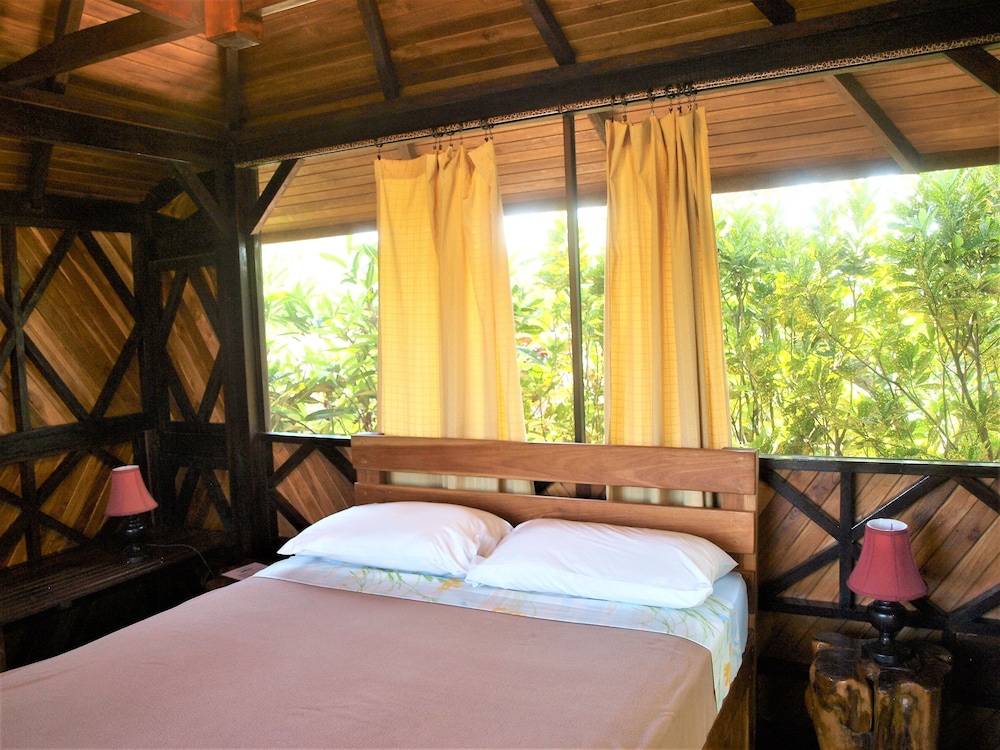 Deluxe Cabin, 1 Queen Bed, Private Bathroom, Mountain View photo 3