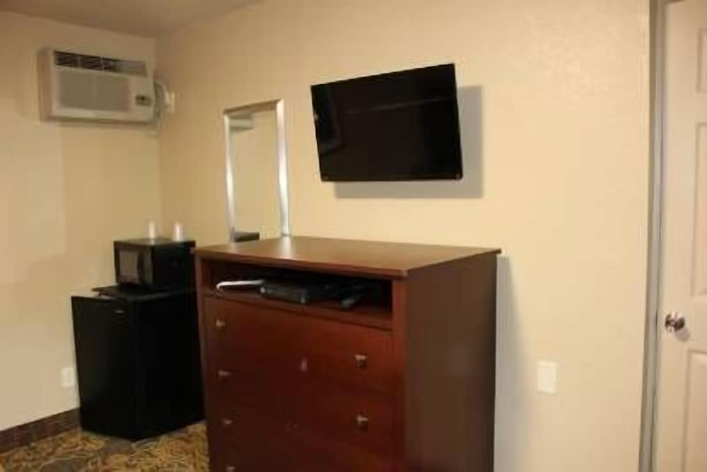 Standard Room, 2 Double Beds, Non Smoking photo 1