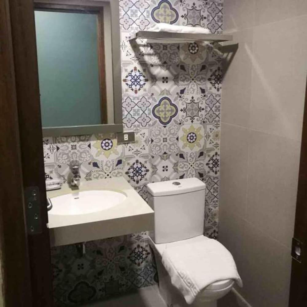 Honeymoon Suite photo 2