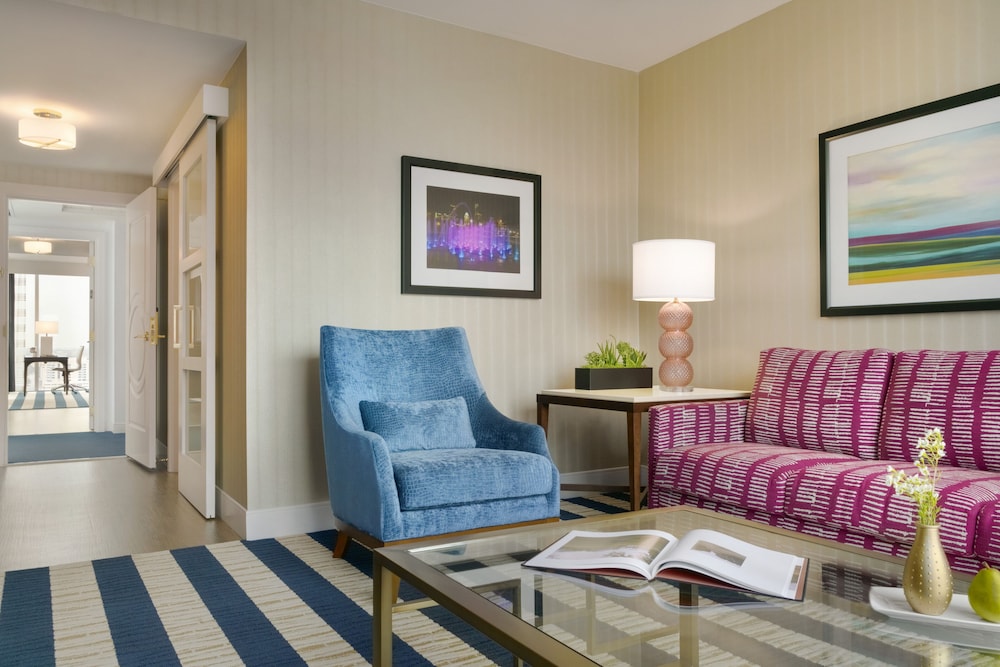 Signature One Bedroom Suite, 1 King Bed