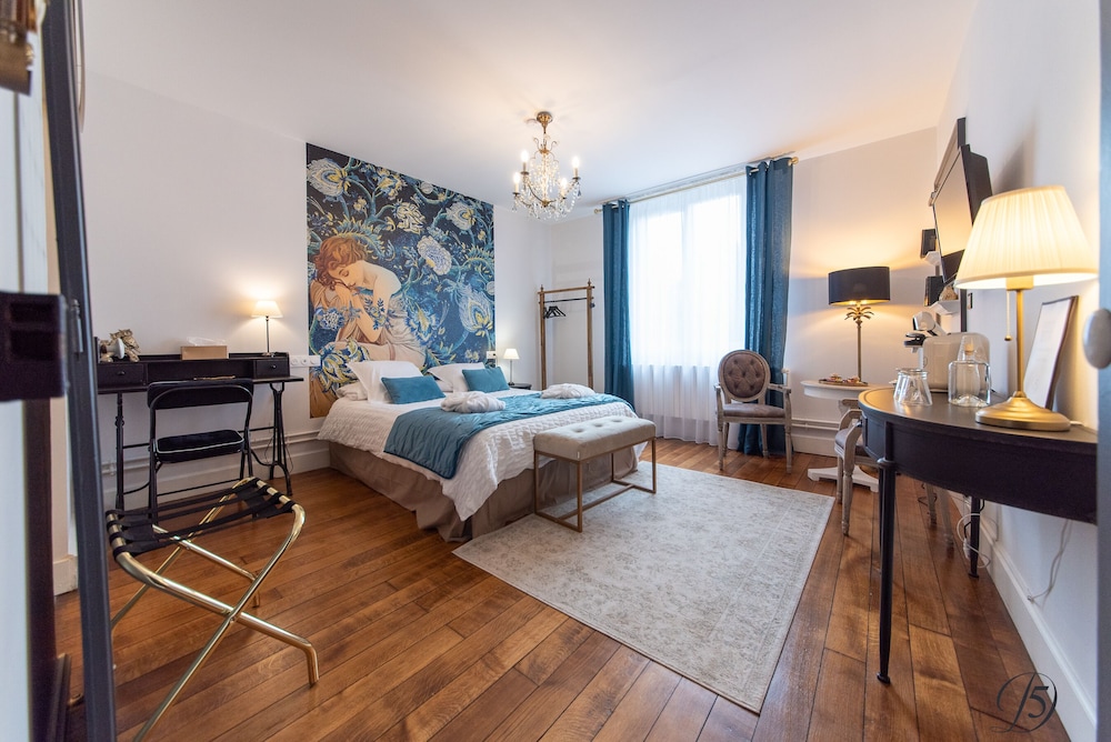 Superior Double Room, Ensuite, Park View (ÉLÉGANTE) photo 1