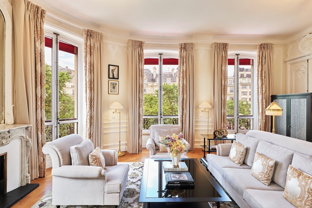 Signature Suite (Champs Elysées) Signature Suite (Champs Elysées)