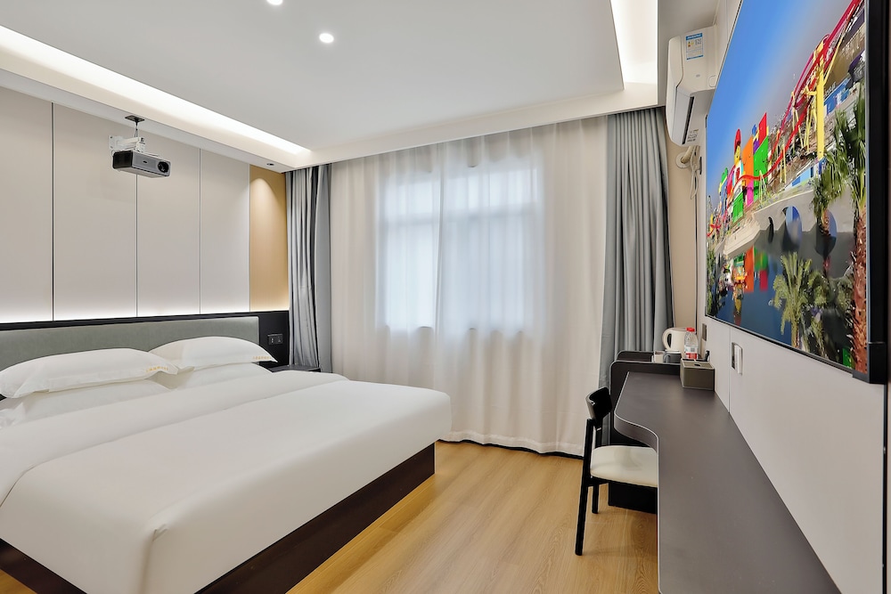 Basic Double Room, Garden View