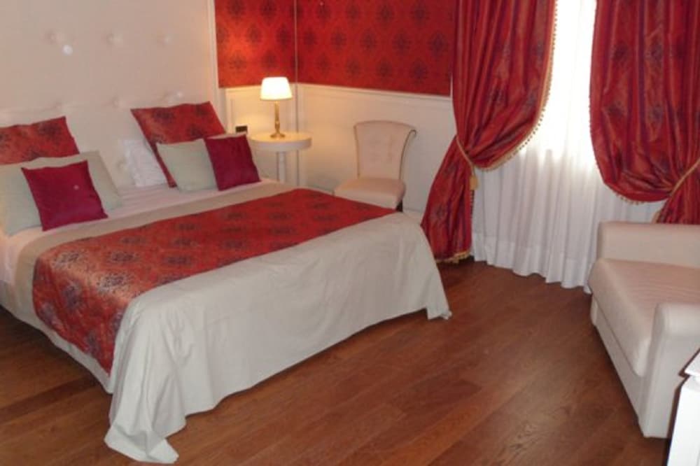 Single Room photo 2