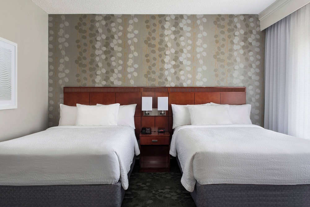 Room, 2 Queen Beds - Photo 2